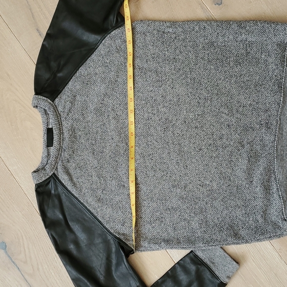 Aritzia Wilfred Free Crewneck Black Gray Sweater Faux Leather Raglan Sleeves - Picture 6 of 9
